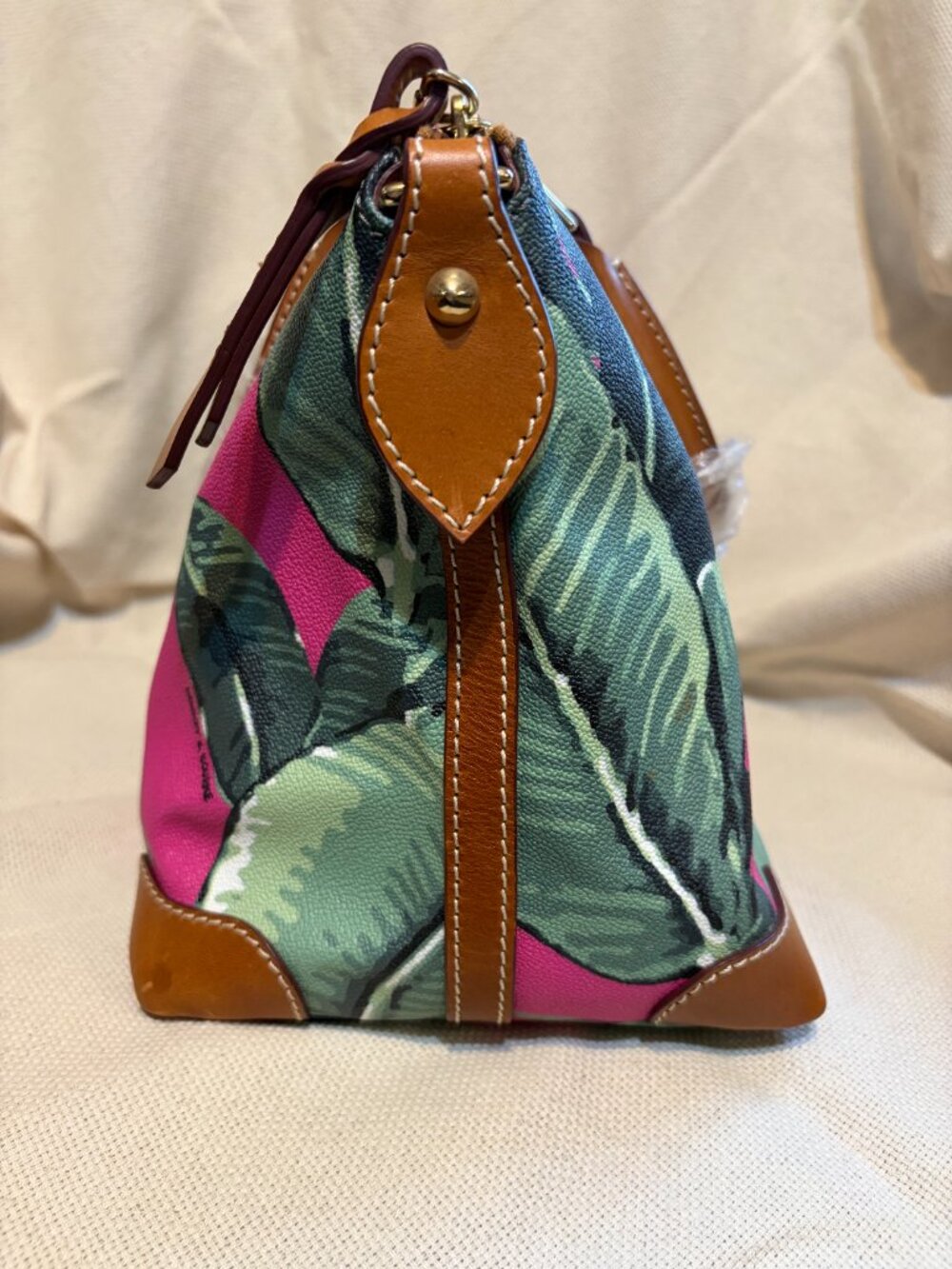 Rare Authentic Dooney & Bourke summer banana leaf Handbag - Picture 3 of 6